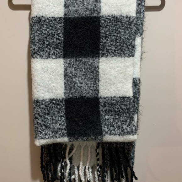 NWT American Eagle Plaid Blanket Scarf - Picture 4 of 7
